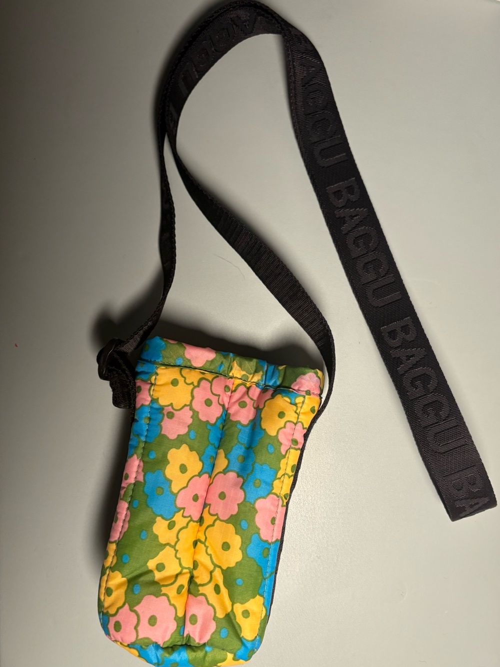 BAGGU Floral Crossbody Bottle Pouch - Blue, Green, Pink, Yellow - Picture 3 of 3